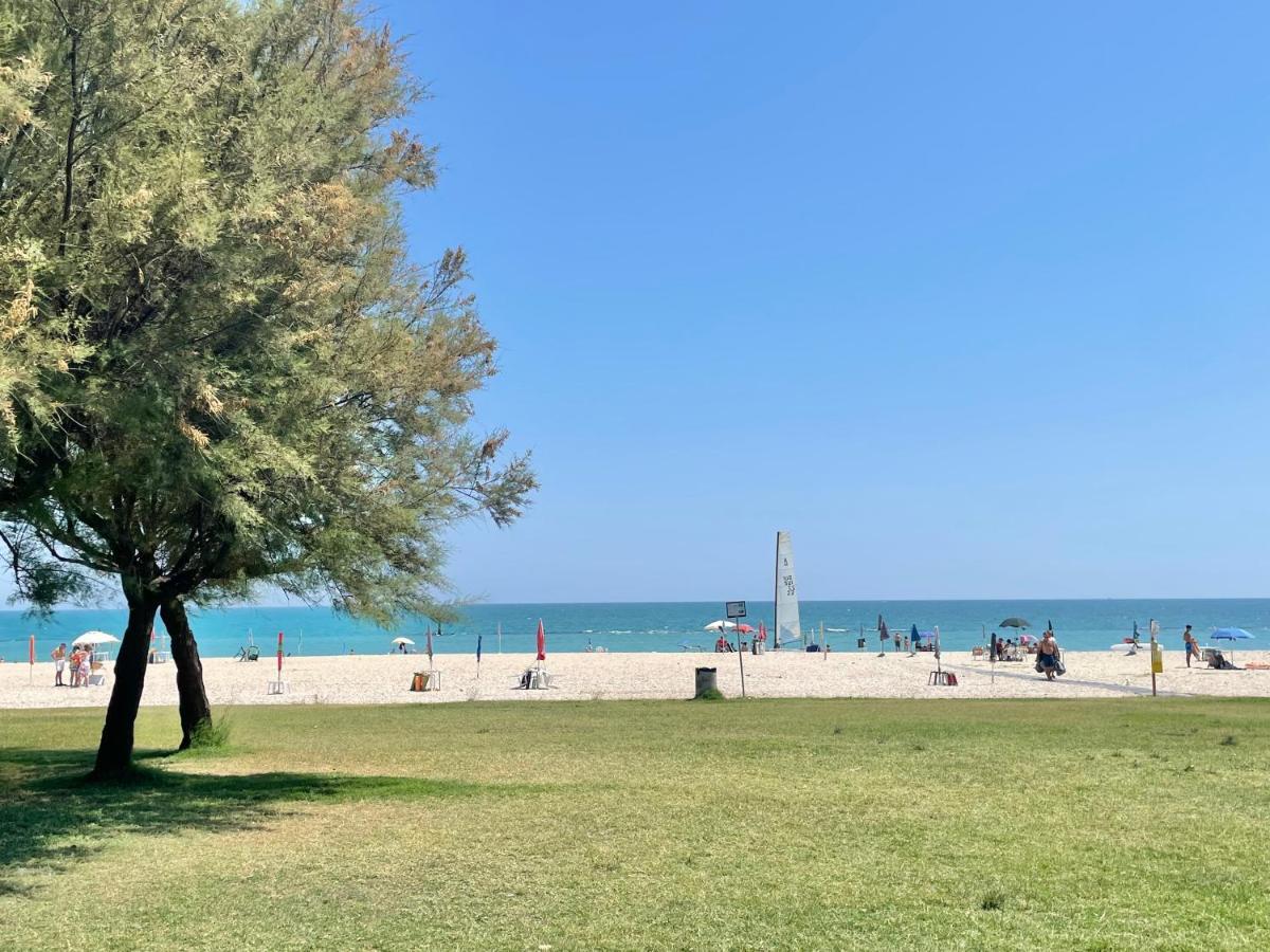 Punto Di Osservazione Lido di Fermo Ngoại thất bức ảnh